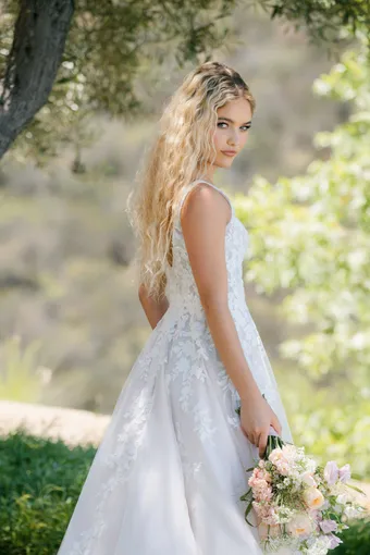 Allure Romance Style #R3914 #11 backface vertical cropped thumbnail