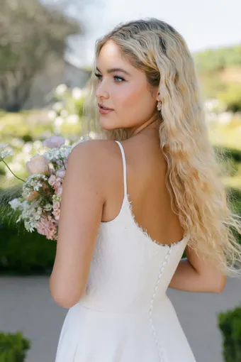 Allure Romance Style #R3915 #7 backface vertical cropped thumbnail