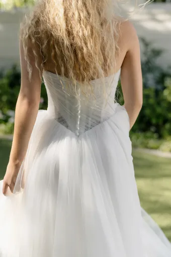 Allure Romance Style #R3917 #7 backface vertical cropped thumbnail