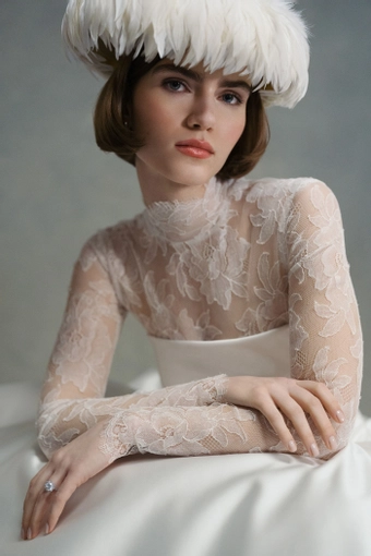 Anne Barge Couture Style Dakota #7 frontface vertical cropped thumbnail