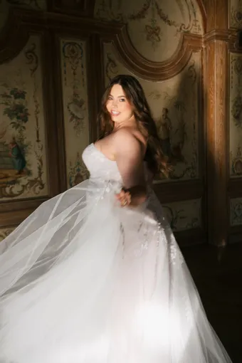 Allure Plus Style #W551 #9 backface vertical cropped thumbnail