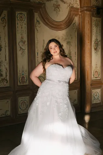 Allure Plus Style #W551 #7 frontface vertical cropped thumbnail