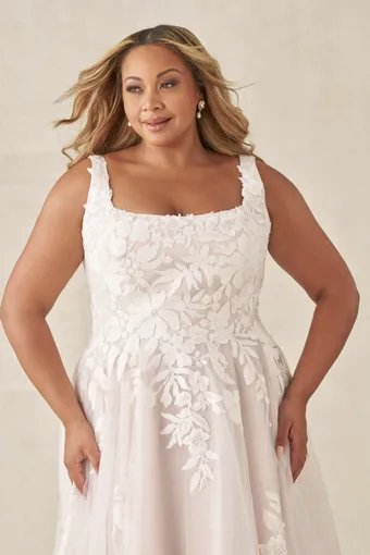 Allure Plus Style #W553 #8 frontface vertical cropped thumbnail