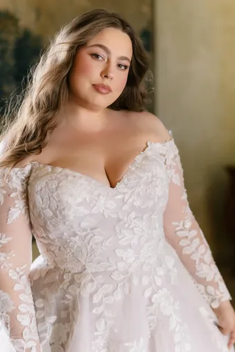 Allure Plus Style #W555 #7 frontface vertical cropped thumbnail