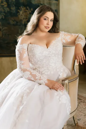 Allure Plus Style #W555 #6 frontface vertical cropped thumbnail