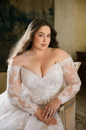 Allure Plus Style #W555 #5 frontface vertical cropped thumbnail