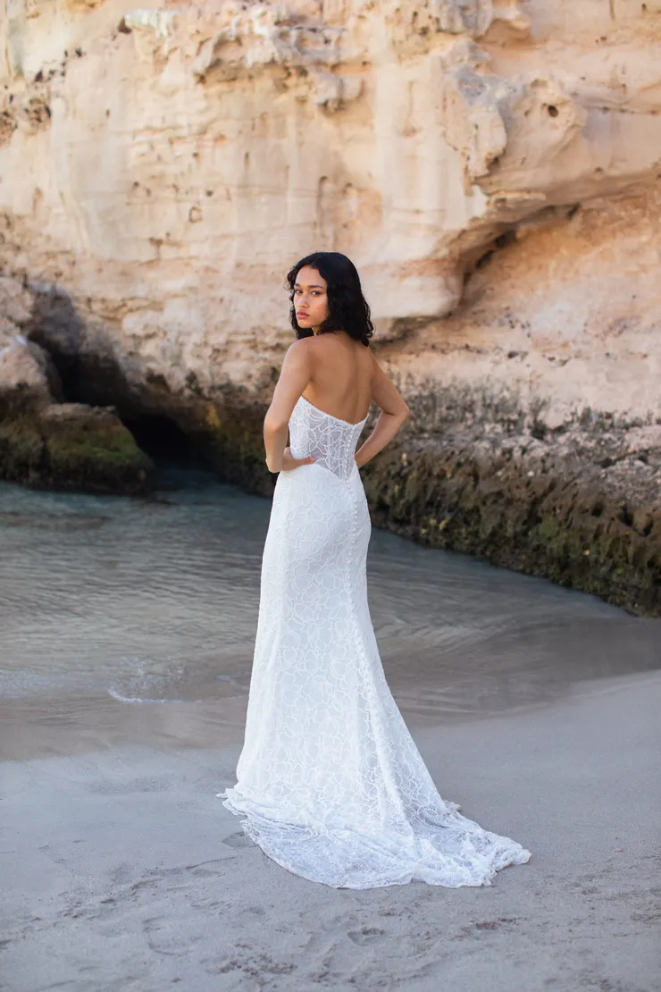 Wilderly Bride Shelli F401