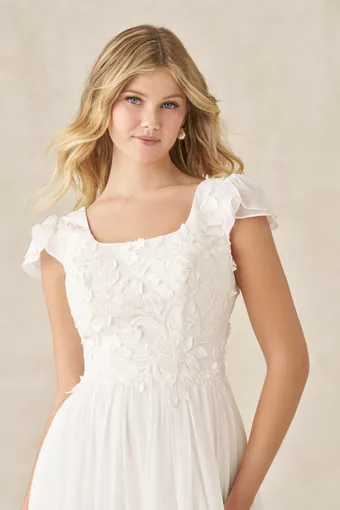 Allure Modest M783 #2 frontface vertical cropped thumbnail