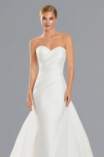 Icon by Alexander 217S26 #7 frontface vertical cropped thumbnail