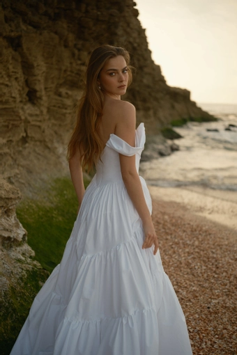 Rish Bridal Number Ten #8 backface vertical cropped thumbnail