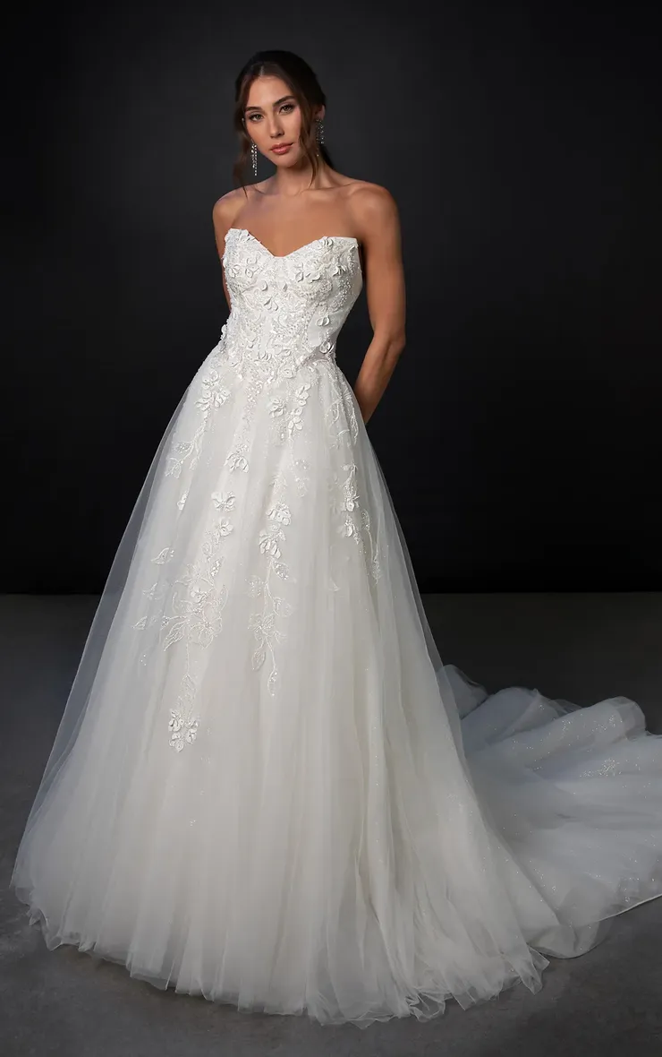Martina Liana - ML1923 | Carrie Karibo Bridal