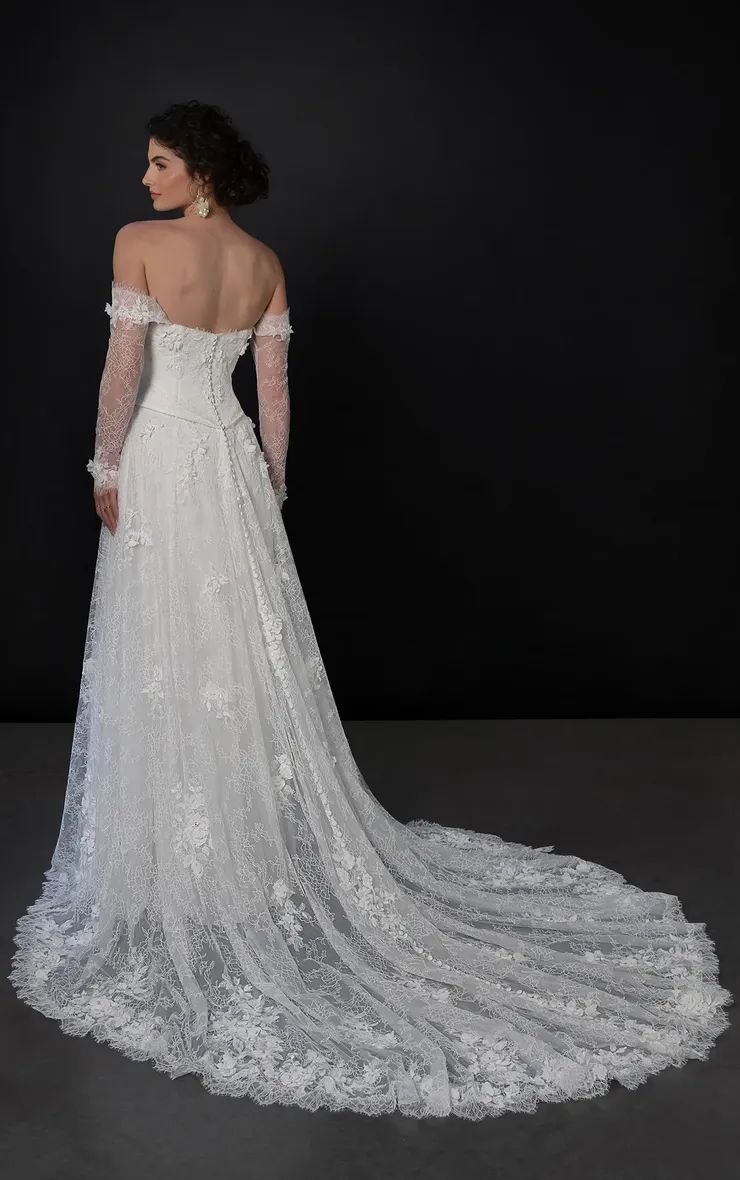 Martina Liana Backface Thumbnail Image