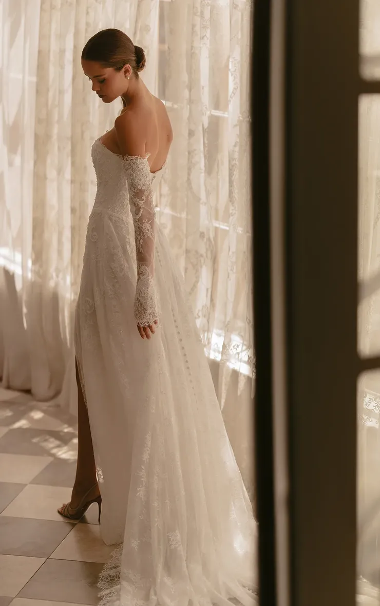 Martina Liana Backface Thumbnail Image