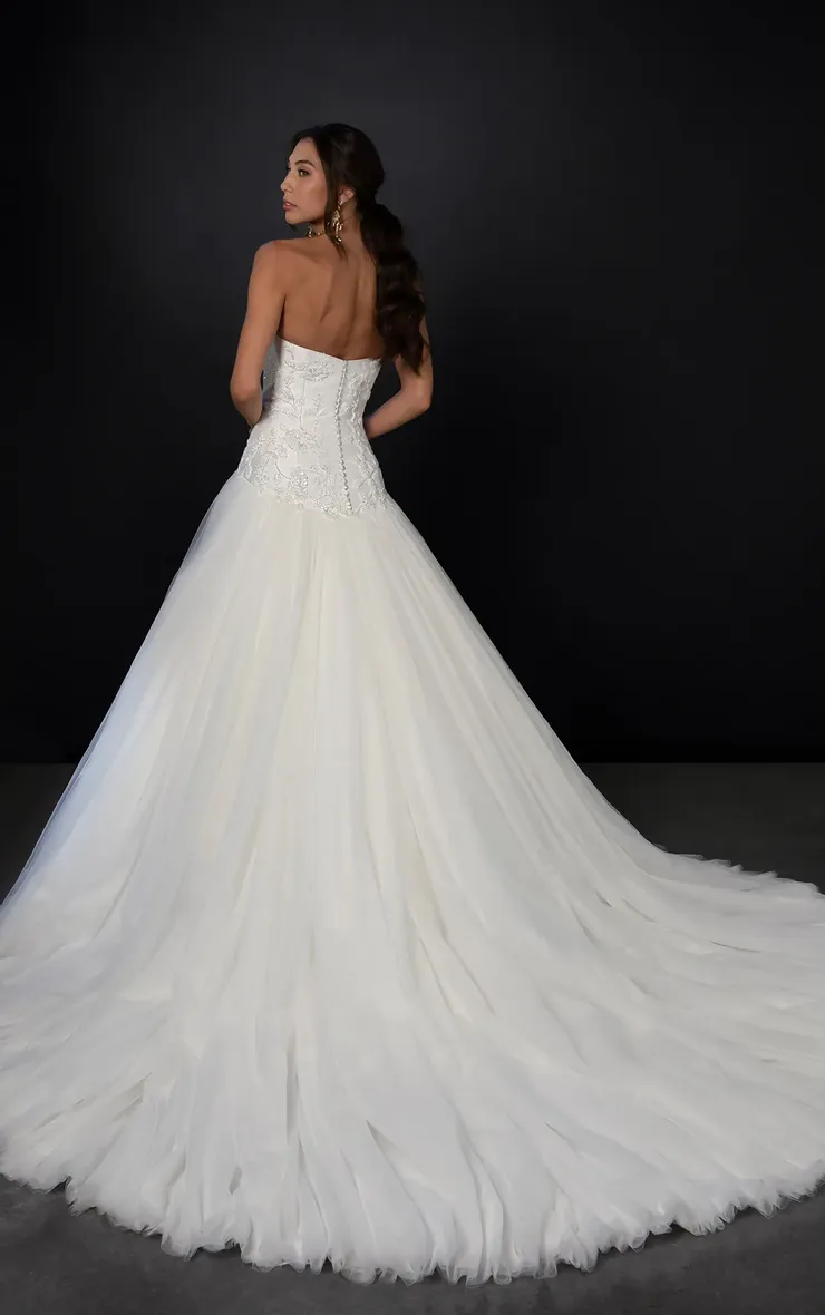 Martina Liana Backface Thumbnail Image