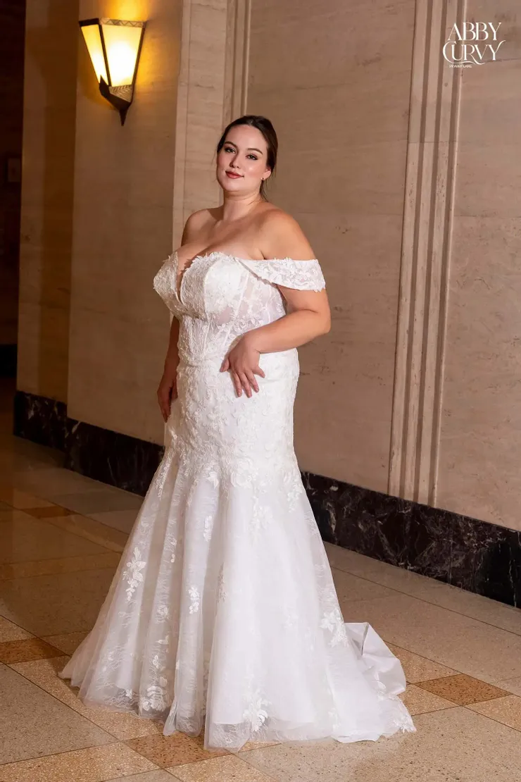 Abby Curvy Style #97372C #1 frontface vertical picture