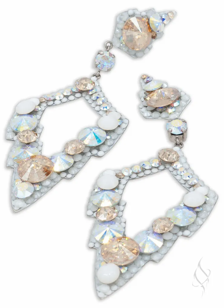 Stefanie Somers Style #Aegis #1 vertical picture