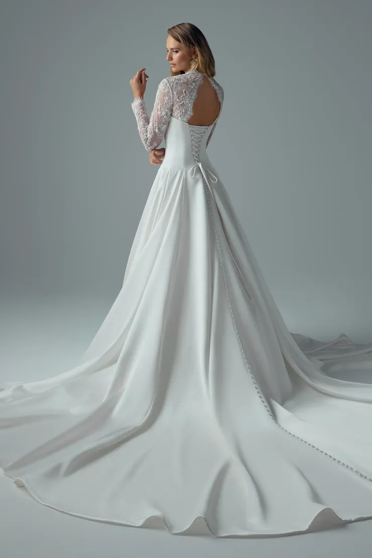 Sophia Tolli Première Backface Thumbnail Image