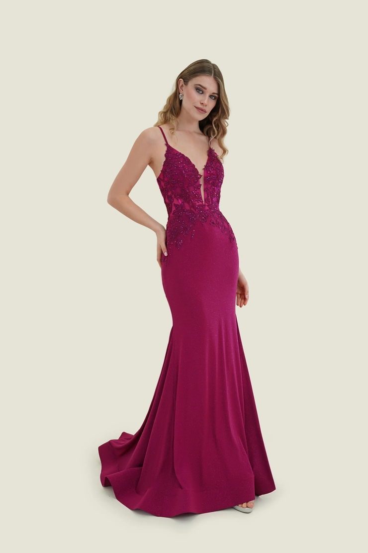 Vogue Prom Style: 7812 Default Thumbnail Image