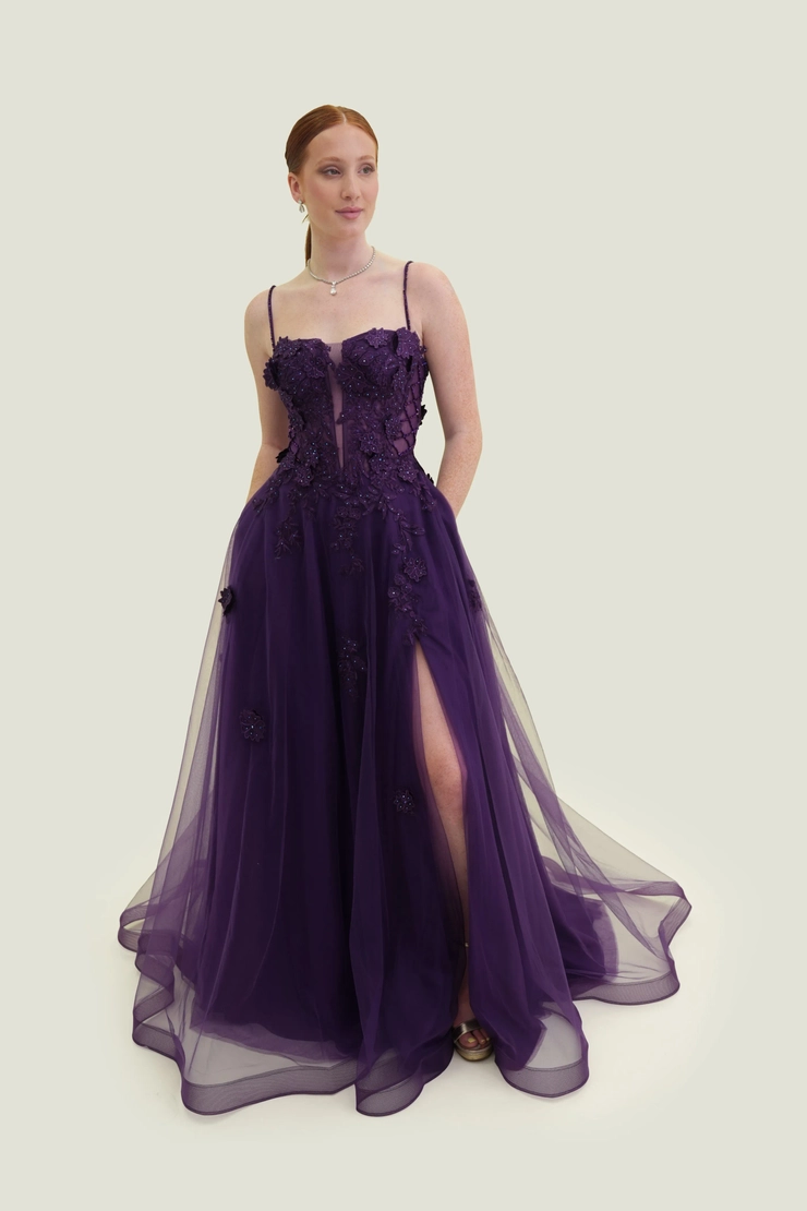 Vogue Prom 7878 Default Thumbnail Image