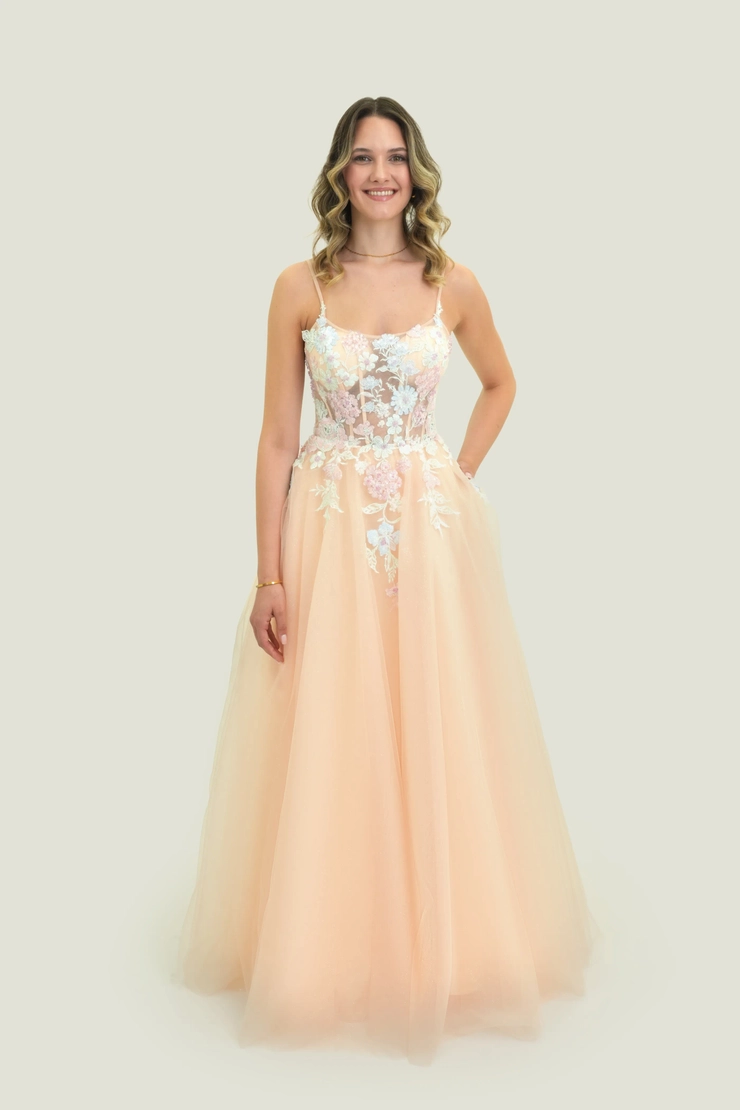 Vogue Prom Style: 7884 Default Thumbnail Image