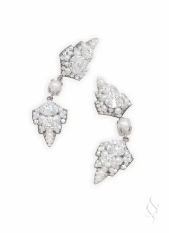 Stefanie Somers Style #AEGIS Double Pearl $1 vertical thumbnail