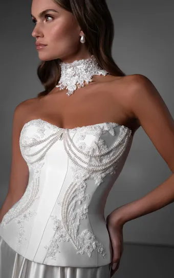 Martina Liana Luxe LE1439 #3 frontface vertical cropped thumbnail