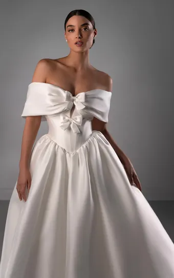 Martina Liana Luxe LE1456 #3 frontface vertical cropped thumbnail