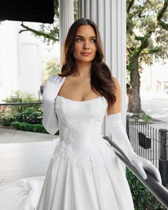 Simonne St Charles Style #Alise #1 frontface vertical cropped thumbnail