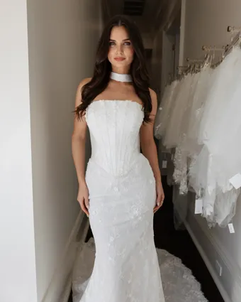 Simonne St Charles Style #Cass #1 frontface vertical cropped thumbnail