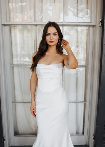 Simonne St Charles Style #James #2 frontface vertical cropped thumbnail