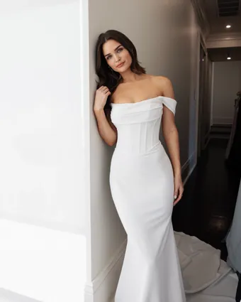 Simonne St Charles Style #Luna #1 frontface vertical cropped thumbnail