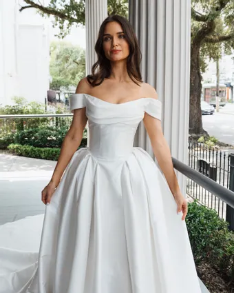 Simonne St Charles Style #Willow #2 frontface vertical cropped thumbnail