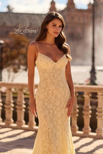 La Femme Style #33452 #10 Pale Yellow frontface vertical cropped thumbnail