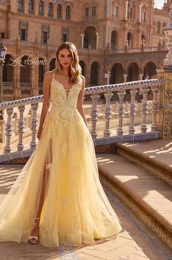 La Femme Style 33716 #4 Pale Yellow frontface vertical thumbnail