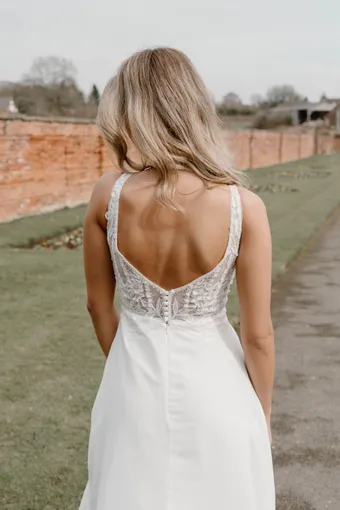 Rivers Signature collection WD181 V #2 default backface vertical cropped thumbnail