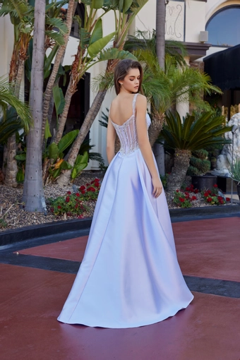 Nox Anabel Q1775 #5 backface vertical thumbnail