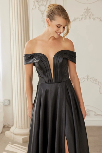 Nox Anabel ME150 #9 frontface vertical cropped thumbnail