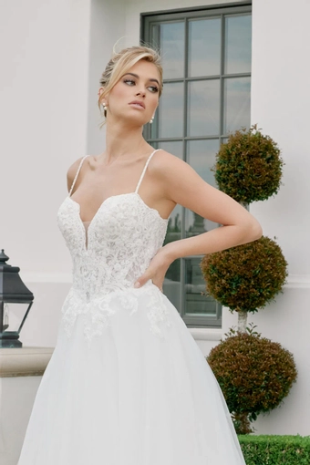 Nox Anabel JE1059 #4 frontface vertical cropped thumbnail