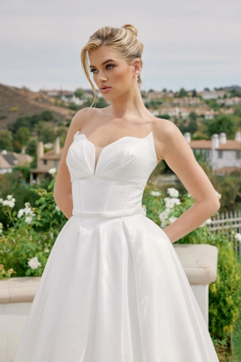 Nox Anabel JE1085 #8 frontface vertical cropped thumbnail