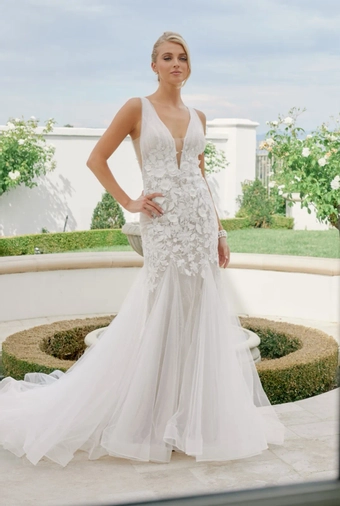 Nox Anabel JE917 #1 frontface vertical thumbnail