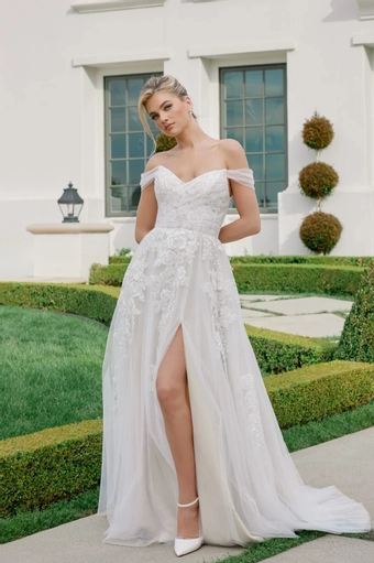 Nox Anabel JE953 #1 frontface vertical thumbnail