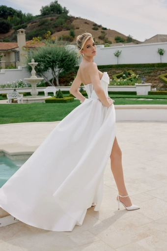 Nox Anabel JE988 #4 backface vertical thumbnail