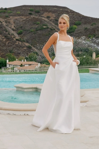 Nox Anabel JE993 #3 frontface vertical thumbnail