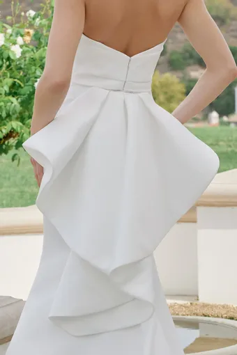 Nox Anabel JW1044 #5 backface vertical cropped thumbnail