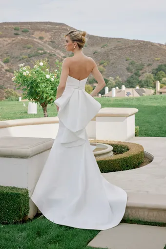 Nox Anabel JW1044 #4 backface vertical thumbnail