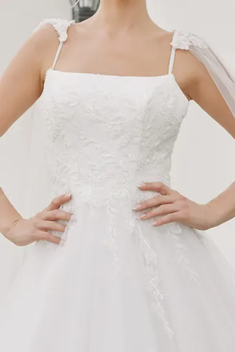 Nox Anabel JW1052 #4 frontface vertical cropped thumbnail