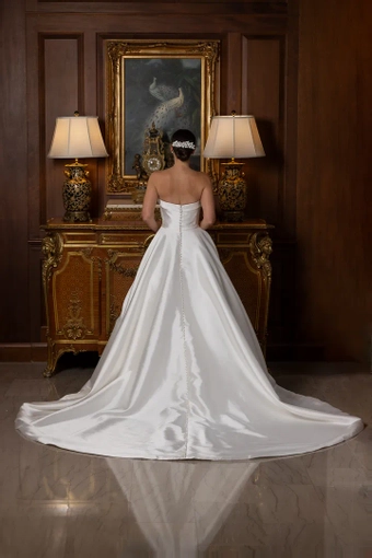 Monte Durham for Elissar Bridal Linda #1 default backface vertical thumbnail