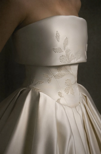 Enaura Daphne #2 frontface vertical cropped thumbnail