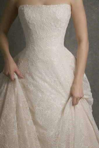 Enaura Delphine #1 frontface vertical cropped thumbnail