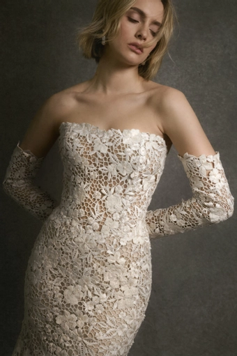 Enaura Thea #4 frontface vertical cropped thumbnail